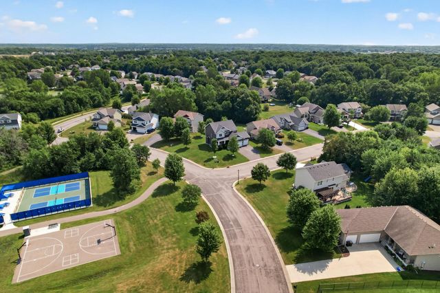625 Kadler Avenue NE, Hanover, MN 55341