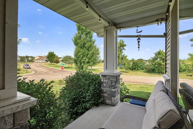 625 Kadler Avenue NE, Hanover, MN 55341