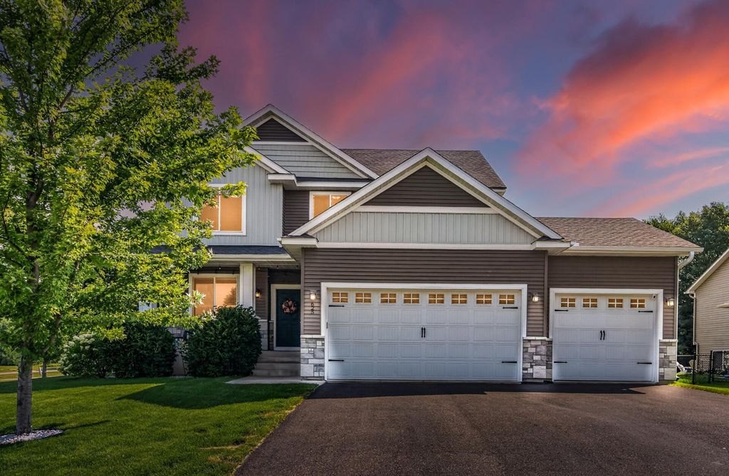 625 Kadler Avenue NE, Hanover, MN 55341