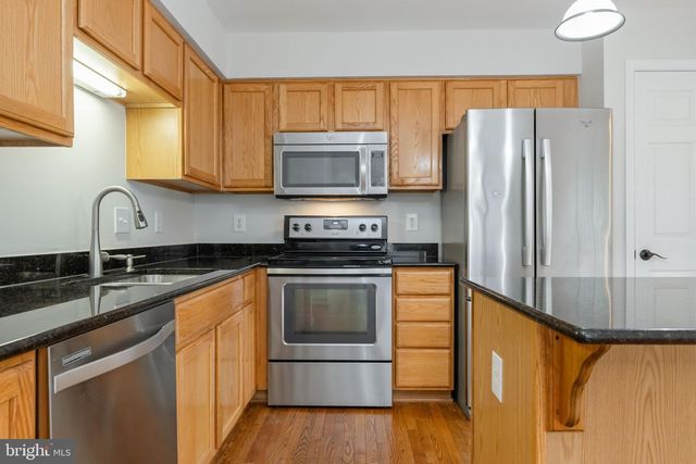 15720 VIEWPOINT CIR, Dumfries, VA 22025