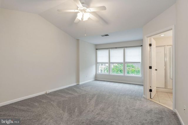 15720 VIEWPOINT CIR, Dumfries, VA 22025