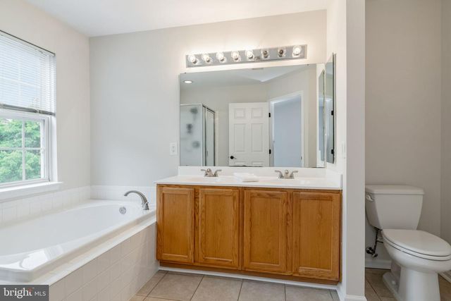 15720 VIEWPOINT CIR, Dumfries, VA 22025