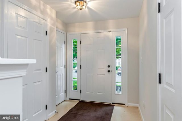 15720 VIEWPOINT CIR, Dumfries, VA 22025