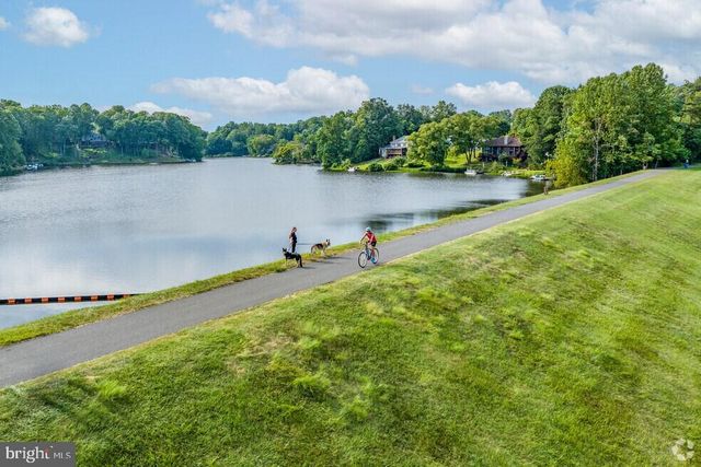 15720 VIEWPOINT CIR, Dumfries, VA 22025