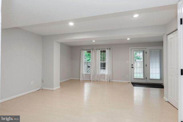 15720 VIEWPOINT CIR, Dumfries, VA 22025