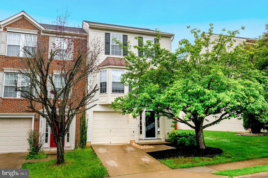 15720 VIEWPOINT CIR, Dumfries, VA 22025
