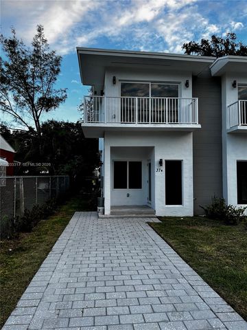 37 NW 70th St B, Miami, FL 33150