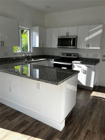 37 NW 70th St B, Miami, FL 33150