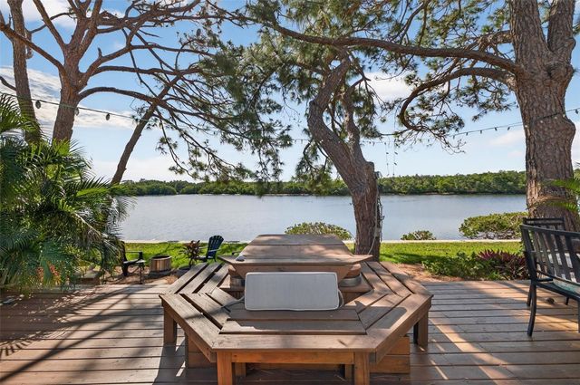 978 SAN CARLOS COURT NE, St Petersburg, FL 33702