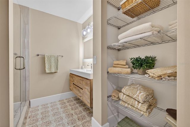 978 SAN CARLOS COURT NE, St Petersburg, FL 33702