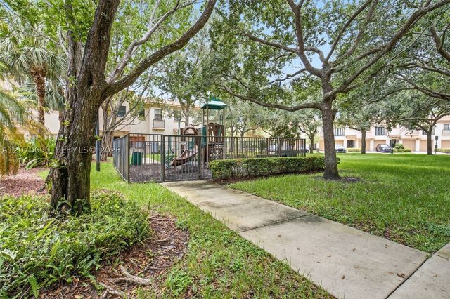 4758 Cypress St, Coconut Creek, FL 33073