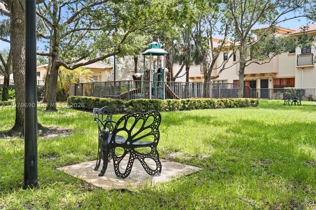 4758 Cypress St, Coconut Creek, FL 33073