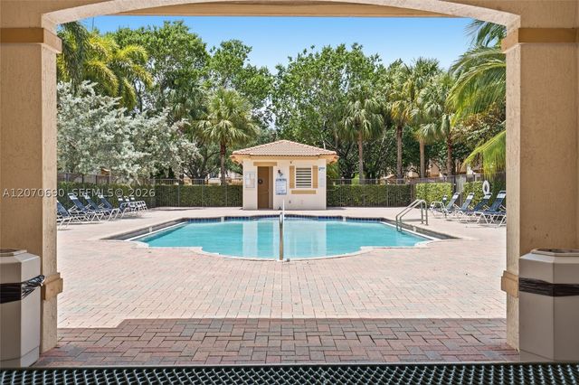 4758 Cypress St, Coconut Creek, FL 33073