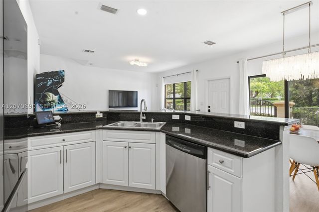 4758 Cypress St, Coconut Creek, FL 33073