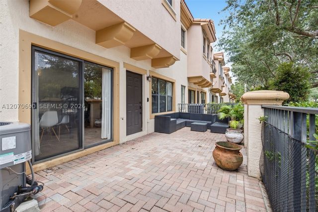 4758 Cypress St, Coconut Creek, FL 33073