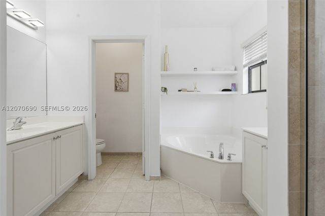 4758 Cypress St, Coconut Creek, FL 33073