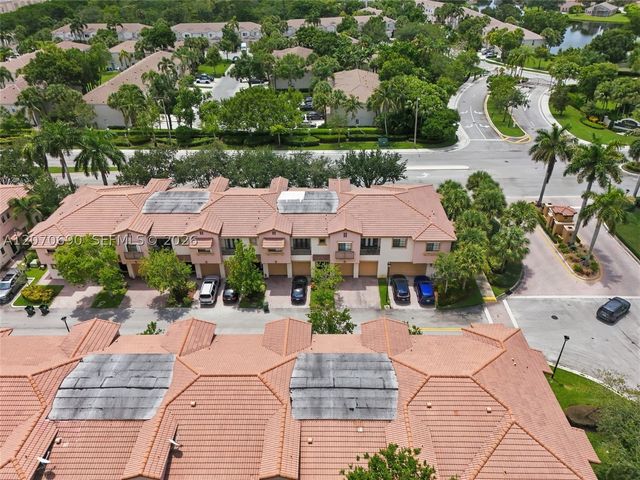 4758 Cypress St, Coconut Creek, FL 33073