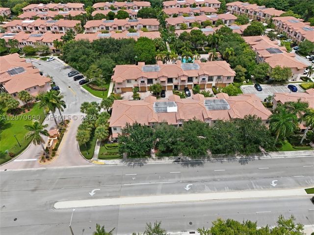 4758 Cypress St, Coconut Creek, FL 33073