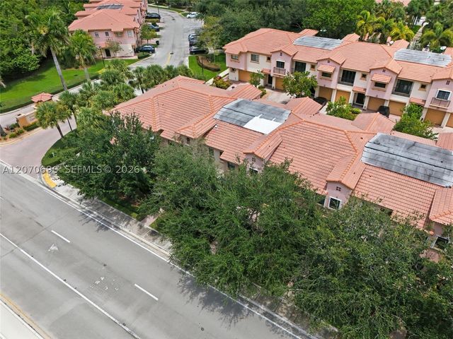 4758 Cypress St, Coconut Creek, FL 33073