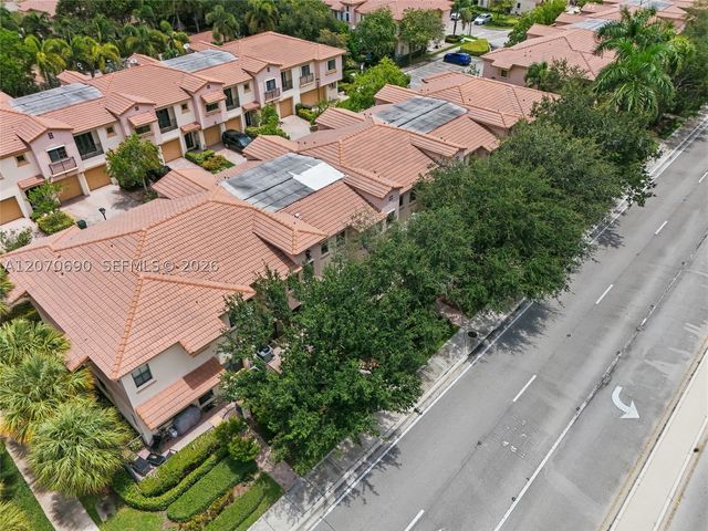 4758 Cypress St, Coconut Creek, FL 33073