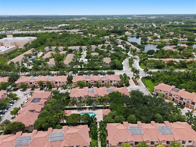 4758 Cypress St, Coconut Creek, FL 33073