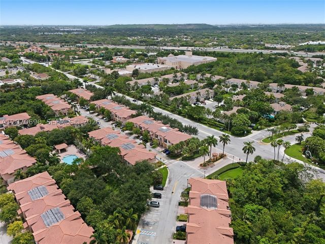 4758 Cypress St, Coconut Creek, FL 33073