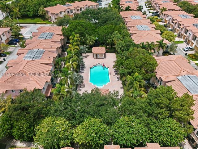 4758 Cypress St, Coconut Creek, FL 33073