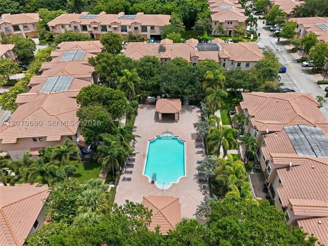 4758 Cypress St, Coconut Creek, FL 33073