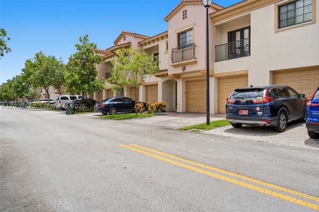 4758 Cypress St, Coconut Creek, FL 33073