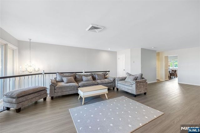 300 Gorge Road 8, Cliffside Park, NJ 07010