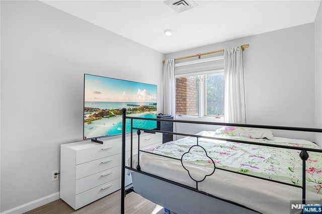 300 Gorge Road 8, Cliffside Park, NJ 07010