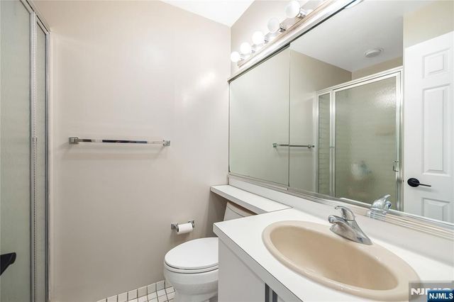 300 Gorge Road 8, Cliffside Park, NJ 07010