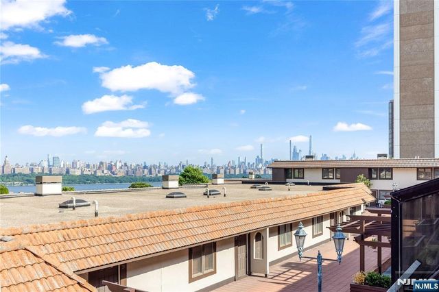 300 Gorge Road 8, Cliffside Park, NJ 07010