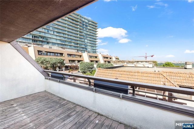 300 Gorge Road 8, Cliffside Park, NJ 07010
