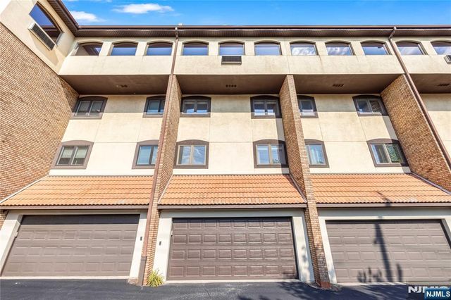 300 Gorge Road 8, Cliffside Park, NJ 07010