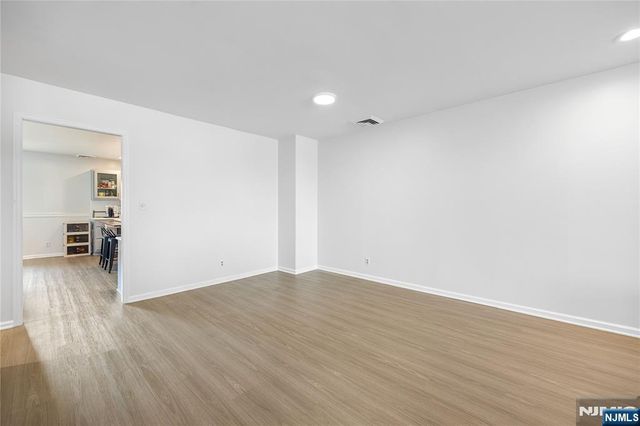 300 Gorge Road 8, Cliffside Park, NJ 07010