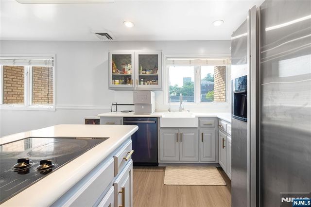 300 Gorge Road 8, Cliffside Park, NJ 07010