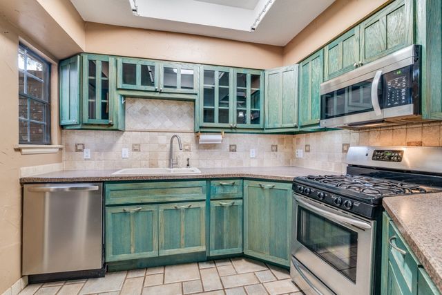 813 Woodway Lane, Richardson, TX 75081