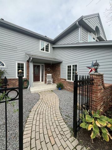 7418 W Morningside COURT, Franklin, WI 53132
