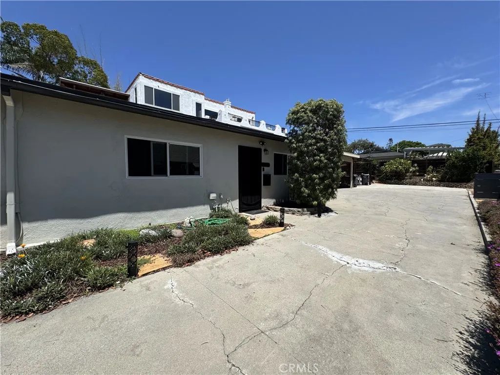 2024 Dawson Avenue, Signal Hill, CA 90755