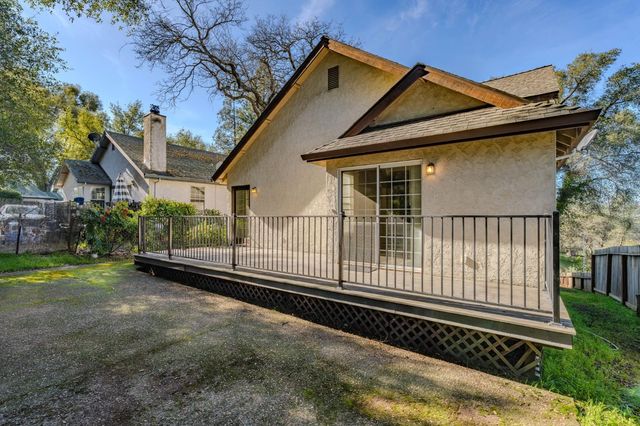 238 Highland Dr, Sutter Creek, CA 95685