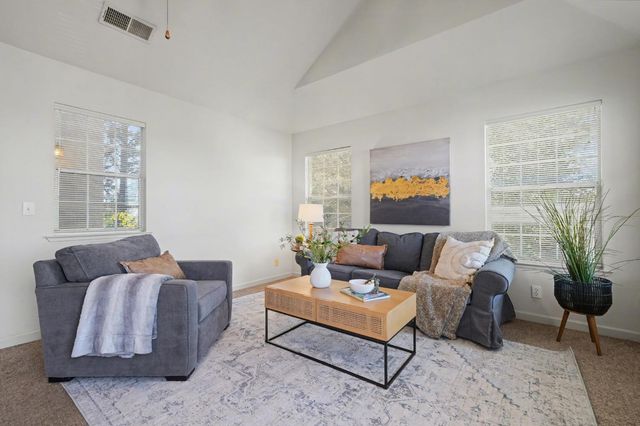 238 Highland Dr, Sutter Creek, CA 95685