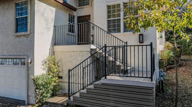 238 Highland Dr, Sutter Creek, CA 95685