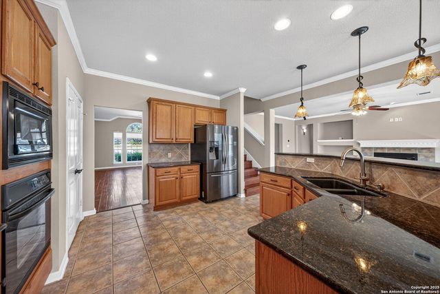 1018 Peg Oak, San Antonio, TX 78258