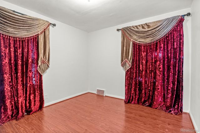 4645 Rosalie Street, Dearborn, MI 48126