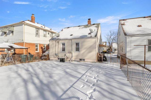 4645 Rosalie Street, Dearborn, MI 48126