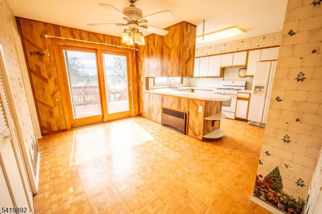 119 Reynolds Ave, Parsippany-troy Hills Twp., NJ 07054