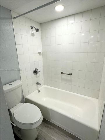 9405 SW 76th St Y32, Miami, FL 33173