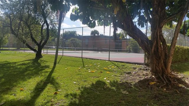 9405 SW 76th St Y32, Miami, FL 33173