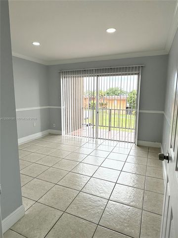 9405 SW 76th St Y32, Miami, FL 33173